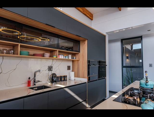 4 BEDROOM FREEHOLD FOR SALE IN SEATON ESTATE